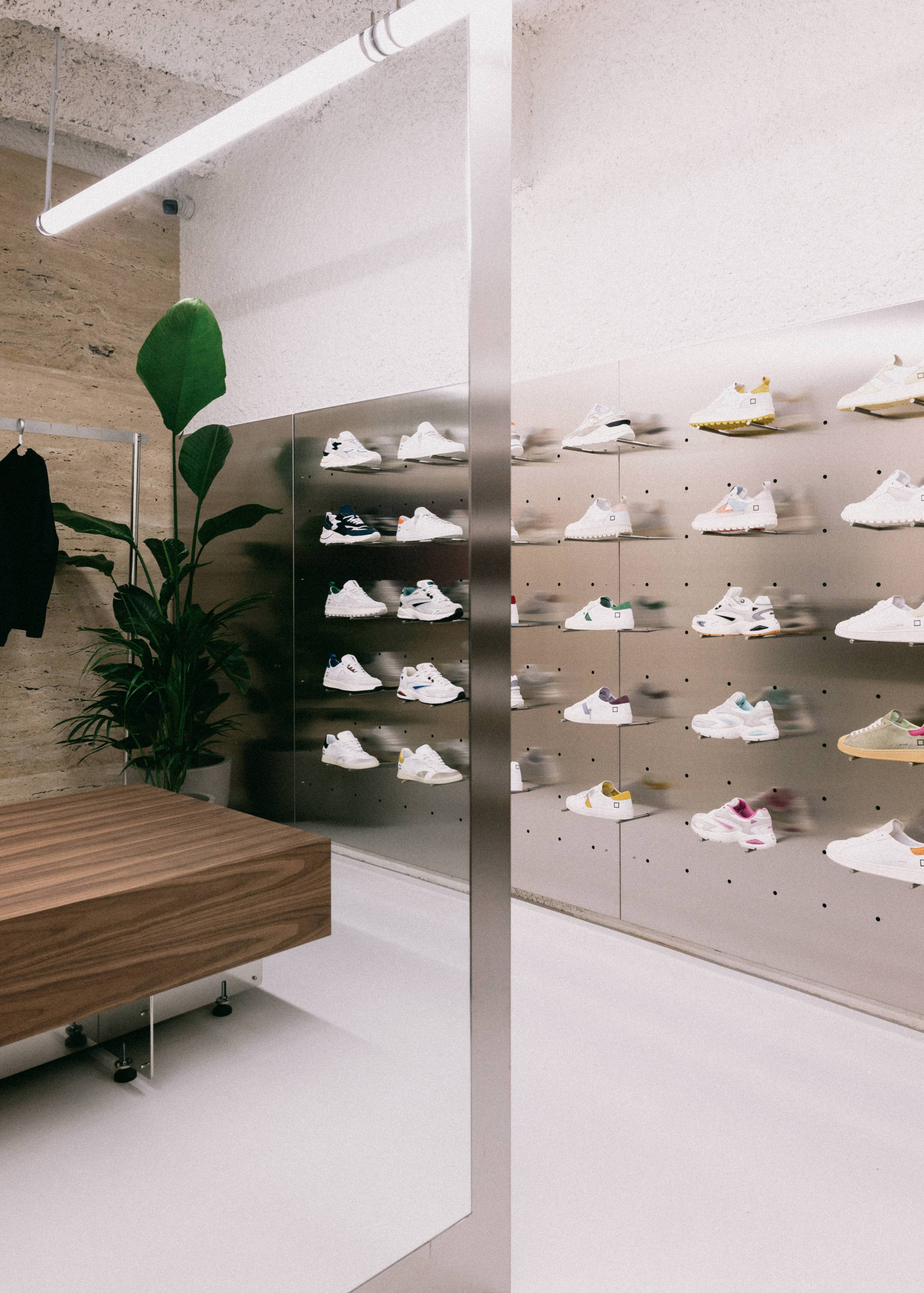 D.A.T.E. SNEAKERS