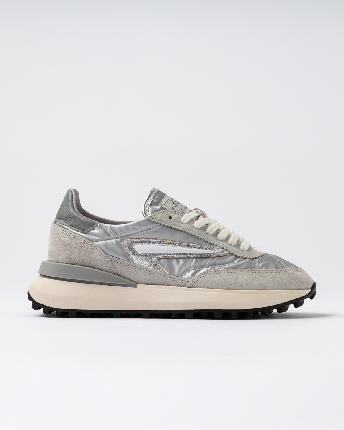 D.A.T.E.: ATHLETA NYLON SILVER