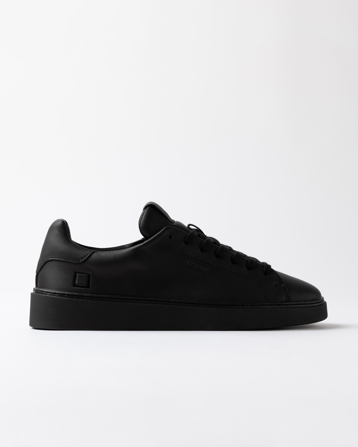 D.A.T.E.: LEVANTE MONO BLACK