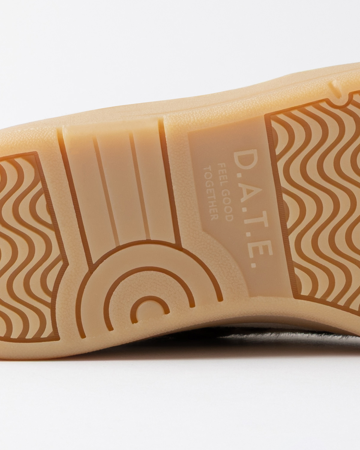 D.A.T.E.: COURT 2.0 ANIMALIER COW