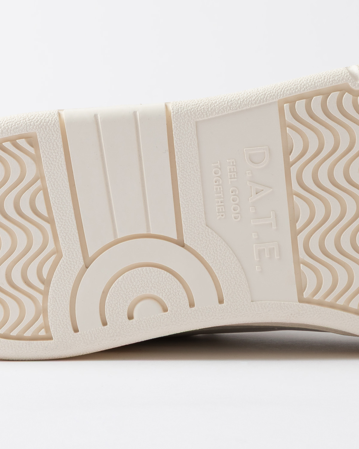 D.A.T.E.: COURT 2.0 BASIC WHITE-BLACK