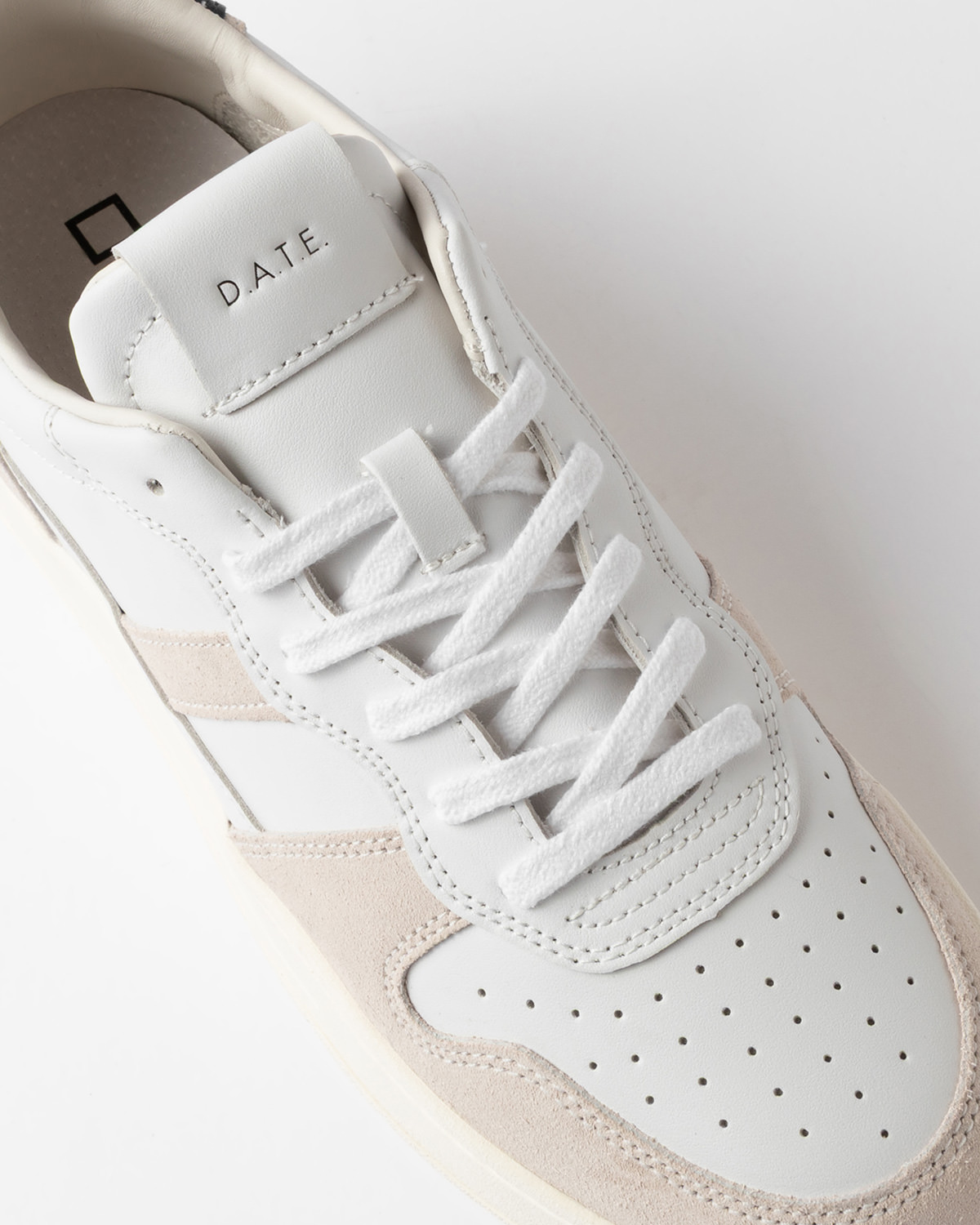 D.A.T.E.: COURT 2.0 BASIC WHITE-BLACK