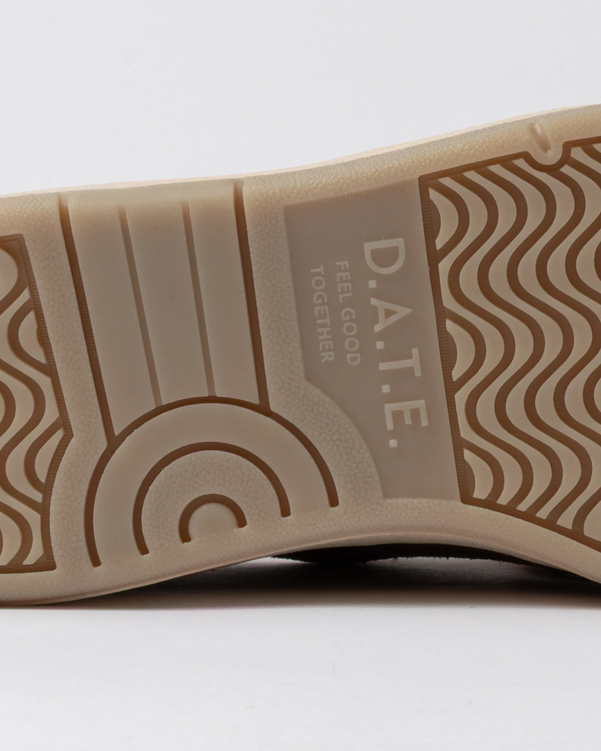 D.A.T.E.: COURT 2.0 SUEDE SAND
