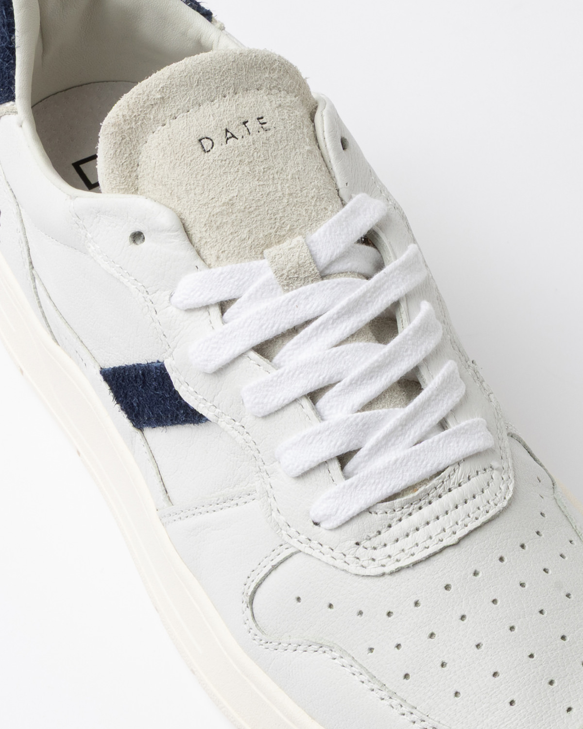 D.A.T.E.: COURT 2.0 WORKSHOP WHITE-BLUE