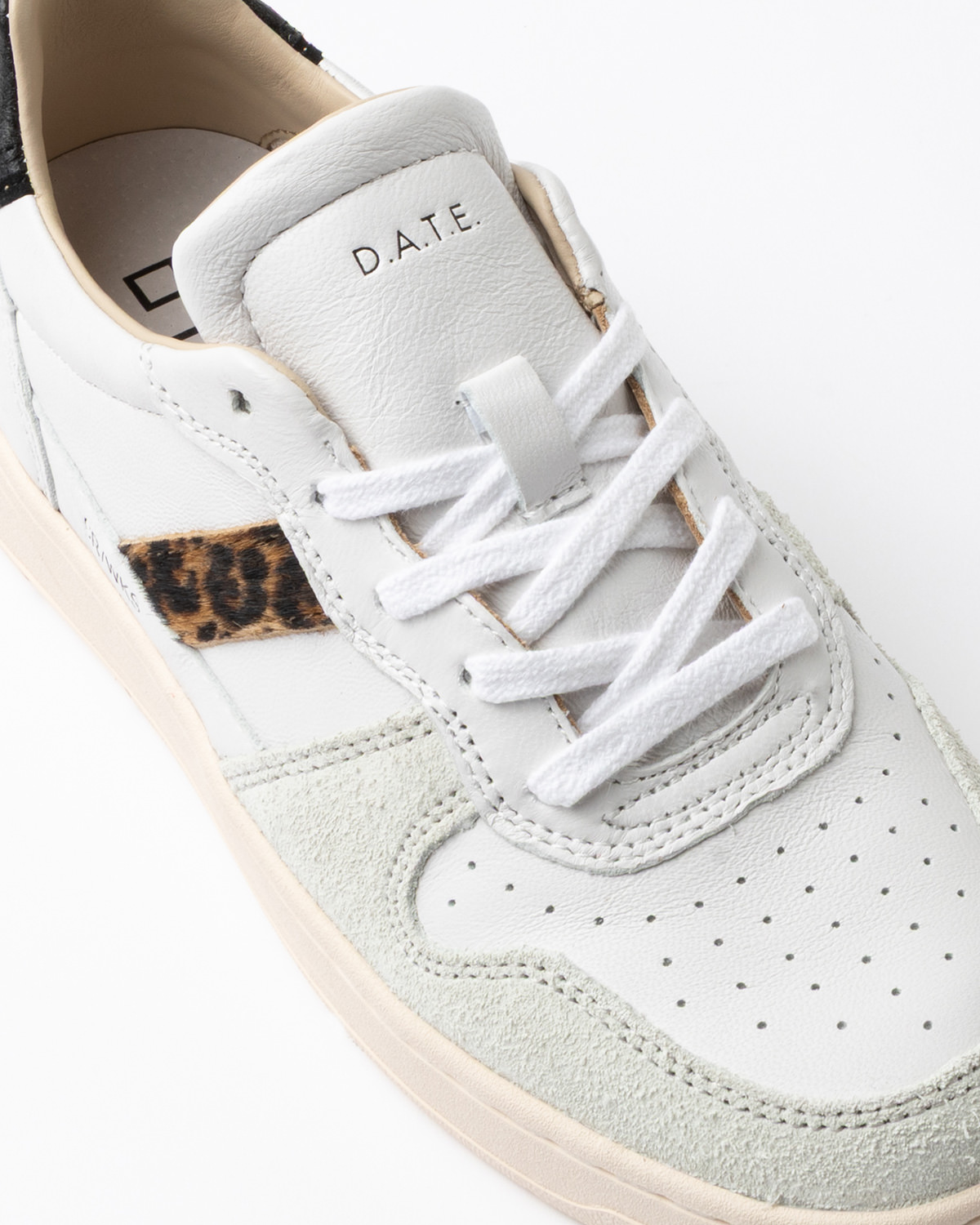 D.A.T.E.: COURT 2.0 WORKSHOP WHITE-LEOPARD