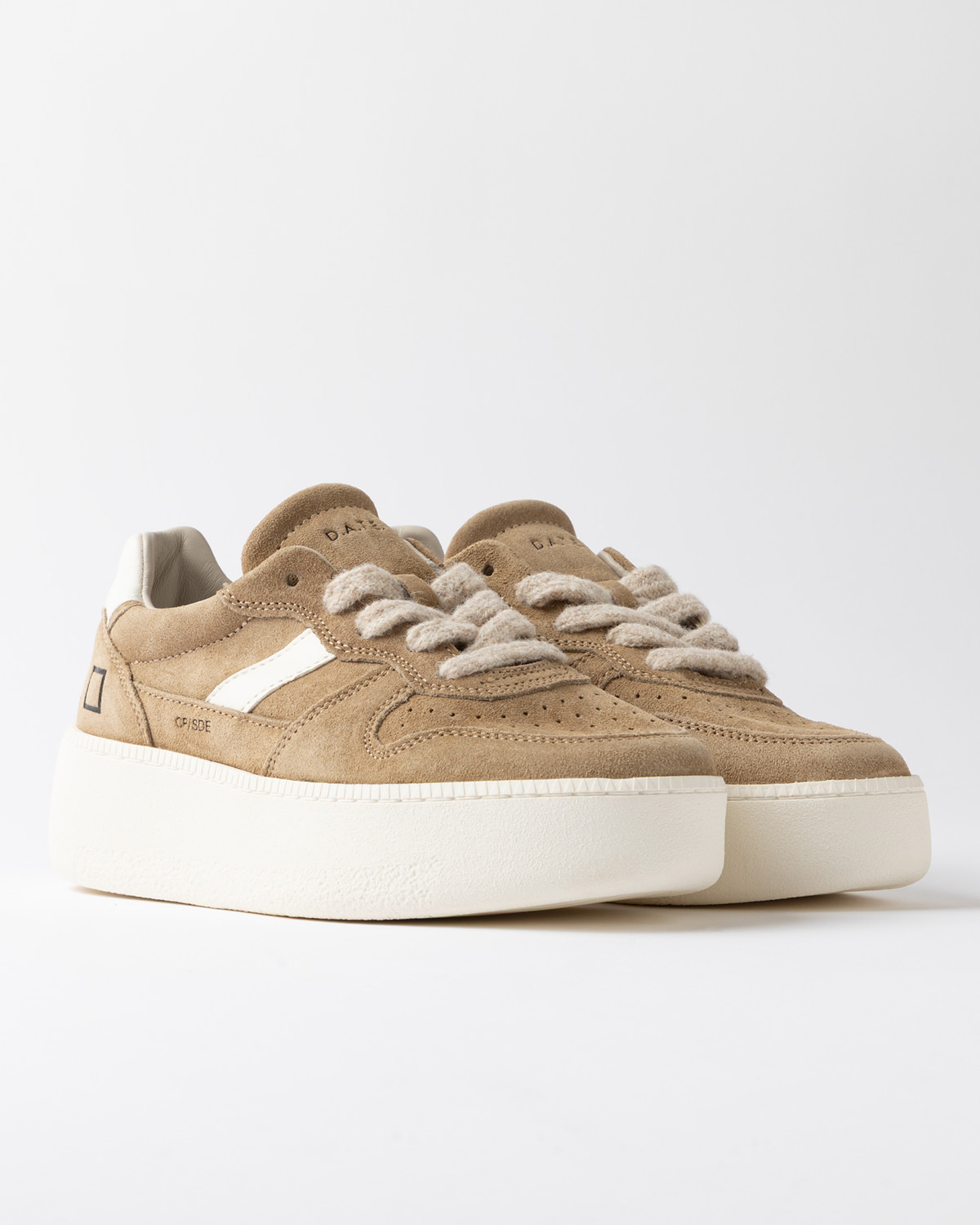 D.A.T.E.: COURT PLATFORM SUEDE CAMEL