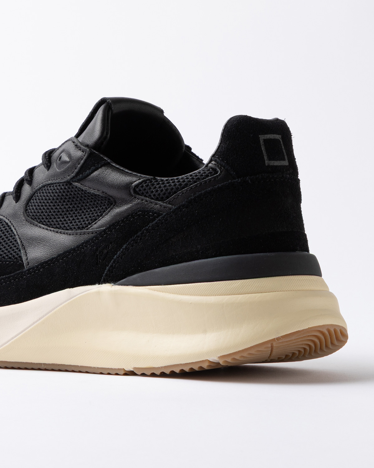 D.A.T.E.: FUGA 20' COLORED BLACK