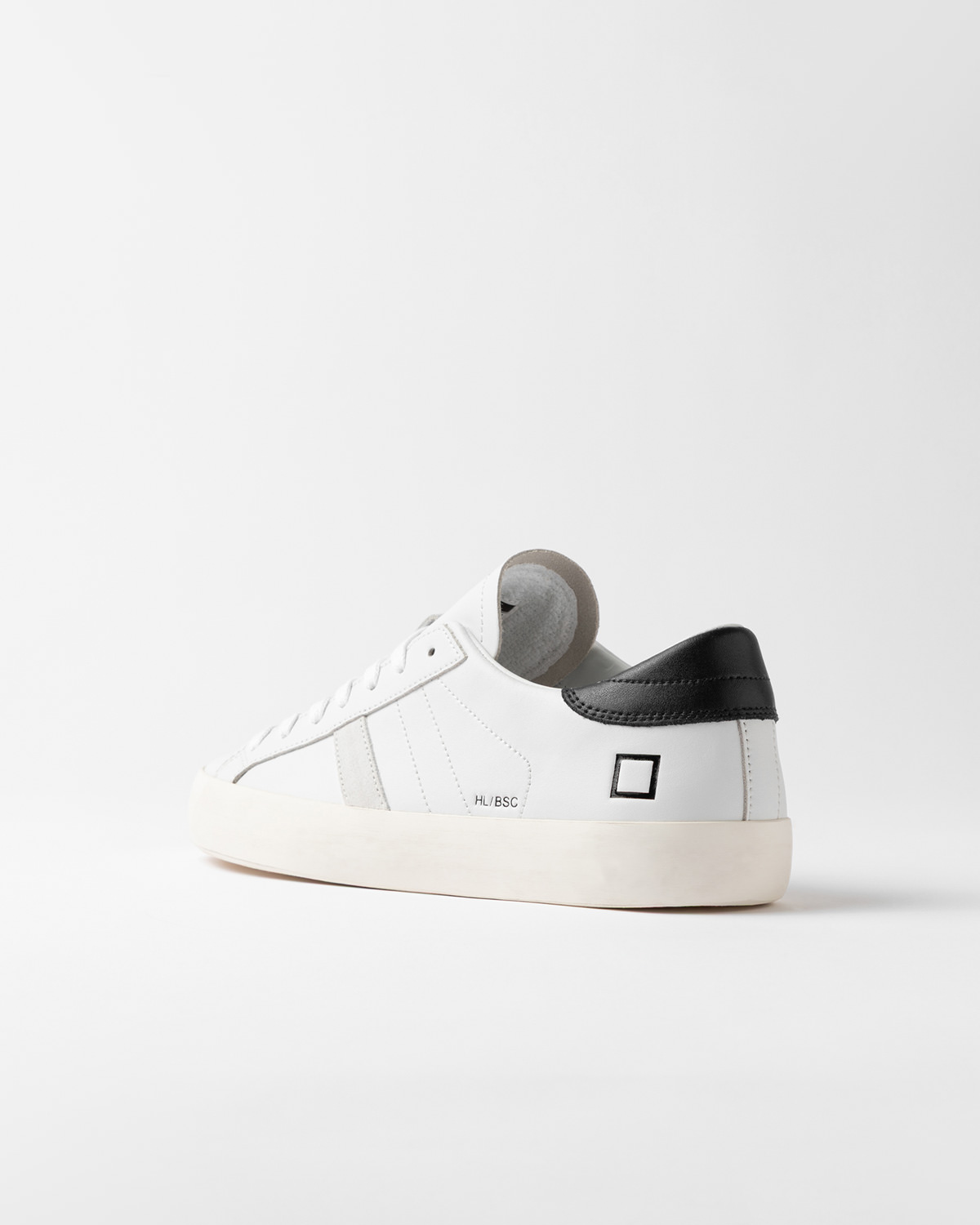 D.A.T.E.: HILL LOW BASIC WHITE-BLACK