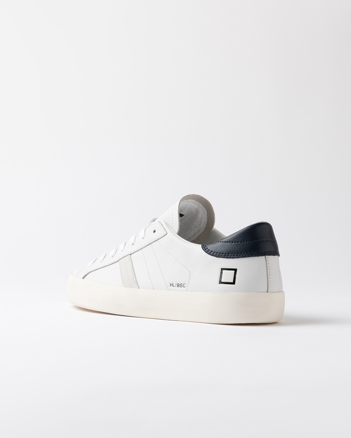 D.A.T.E.: HILL LOW BASIC WHITE-BLUE