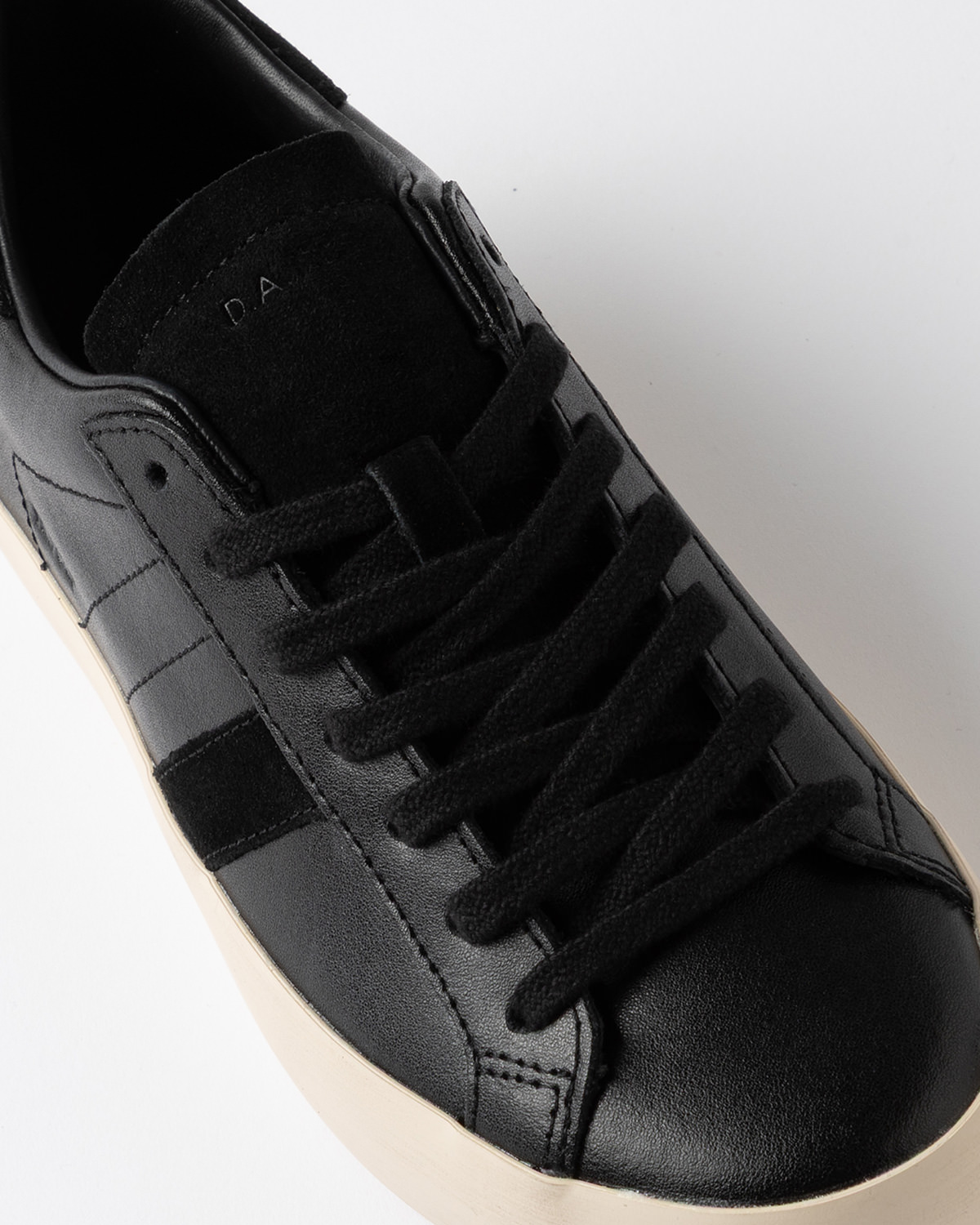 D.A.T.E.: HILL LOW CALF BLACK