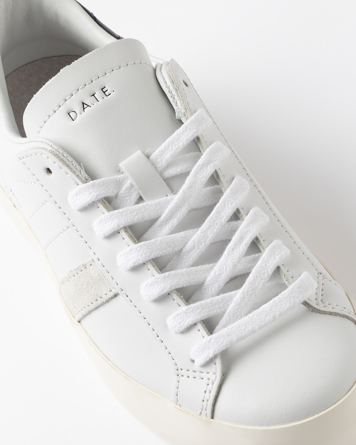 D.A.T.E.: HILL LOW CALF WHITE-BLACK
