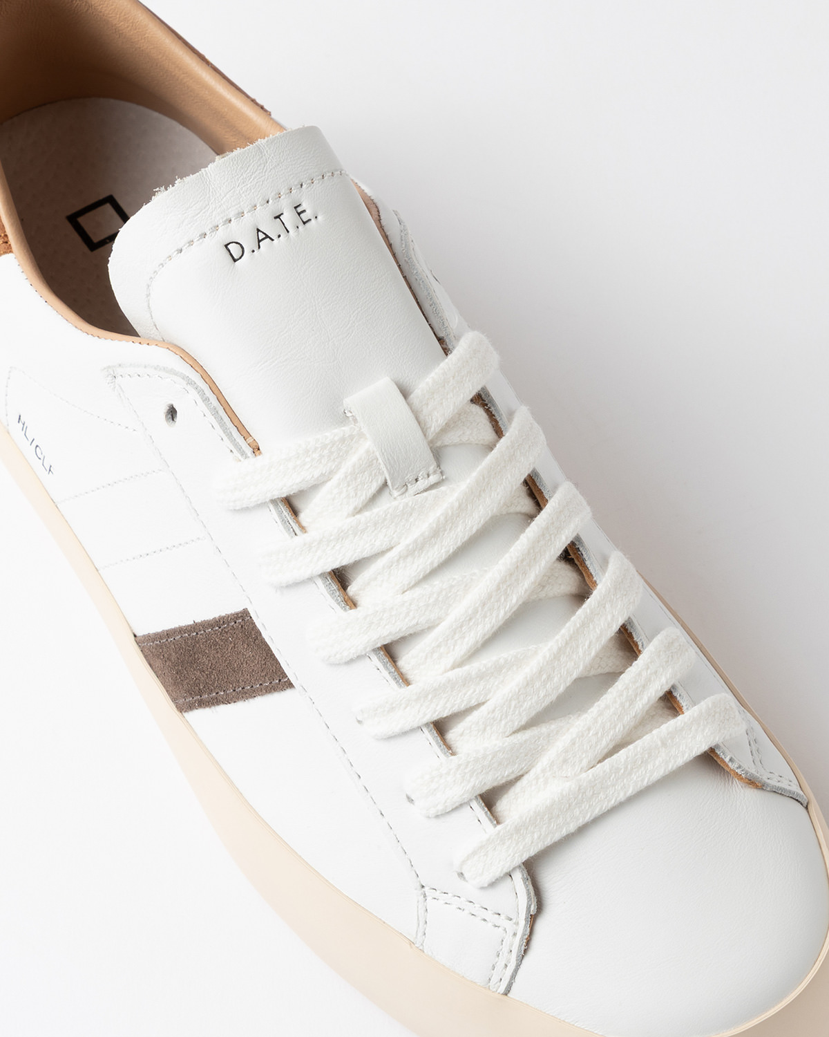 D.A.T.E.: HILL LOW CALF WHITE-TAN