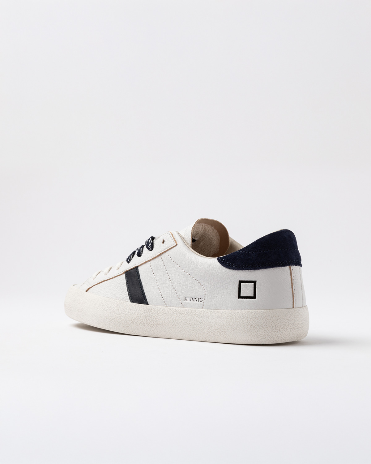 D.A.T.E.: HILL LOW NATURAL WHITE-BLUE