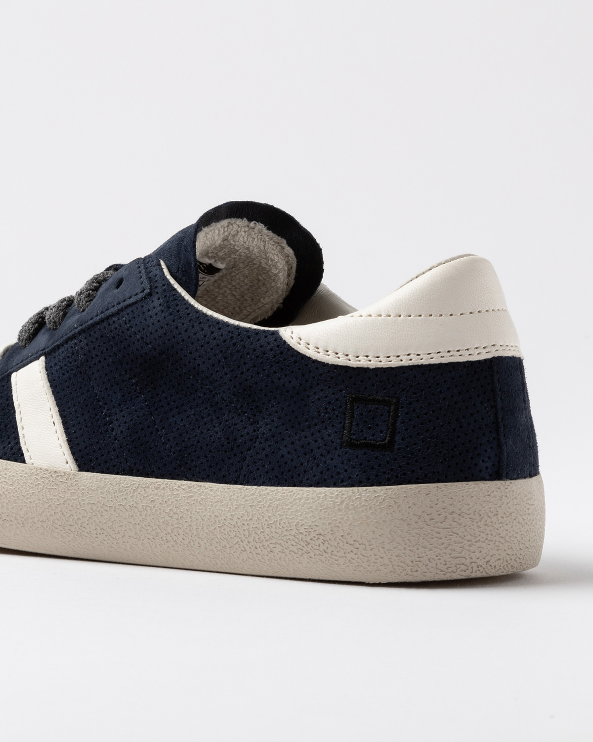 D.A.T.E.: HILL LOW PERFORATED COLORED BLUE