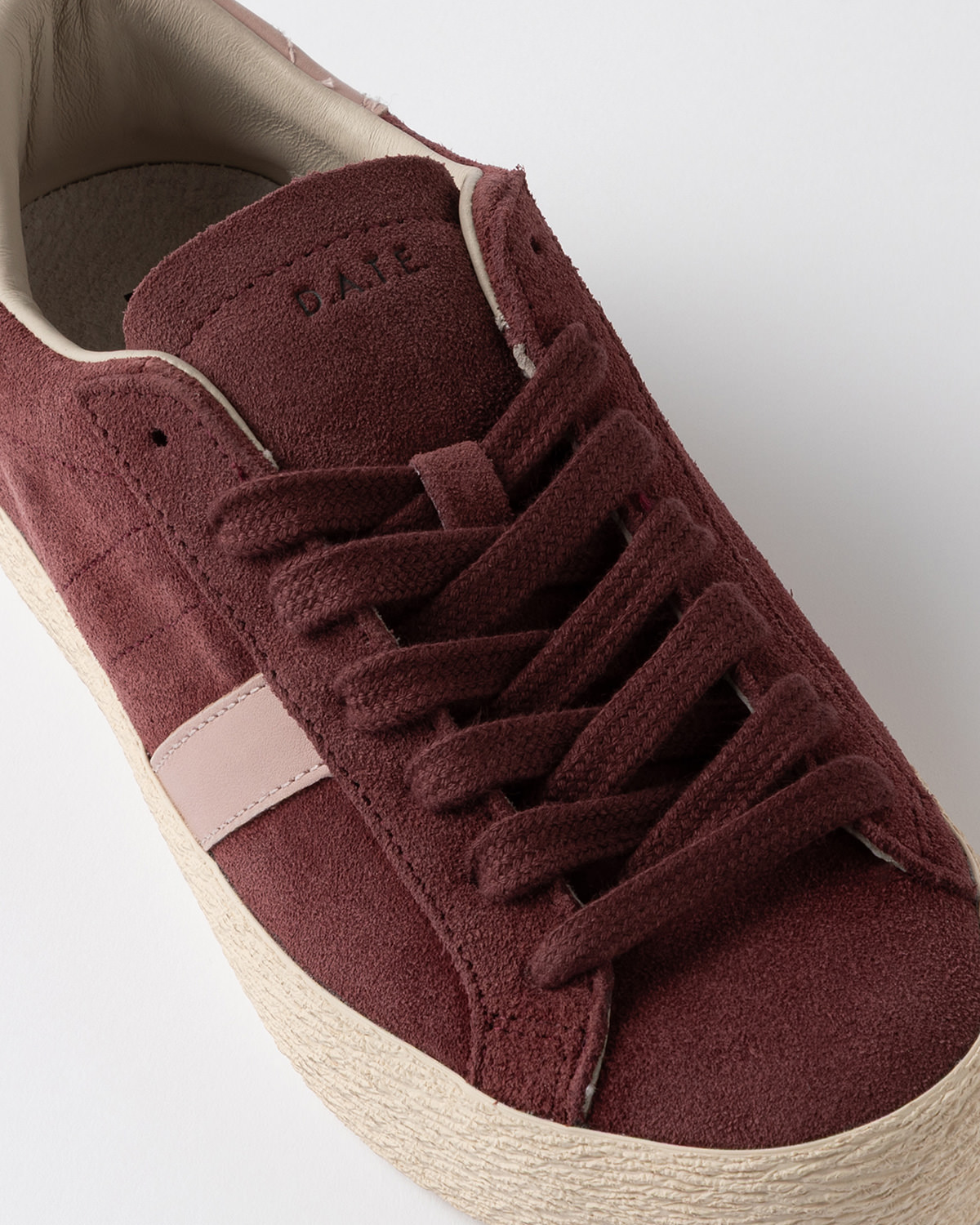 D.A.T.E.: HILL LOW SUEDE BORDEAUX