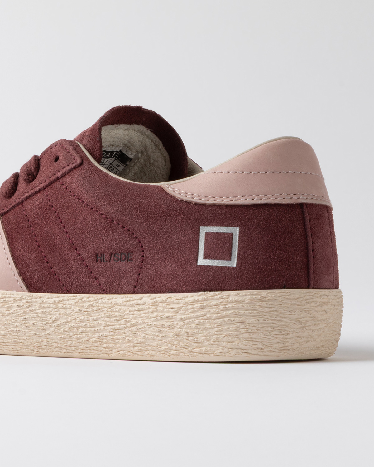 D.A.T.E.: HILL LOW SUEDE BORDEAUX