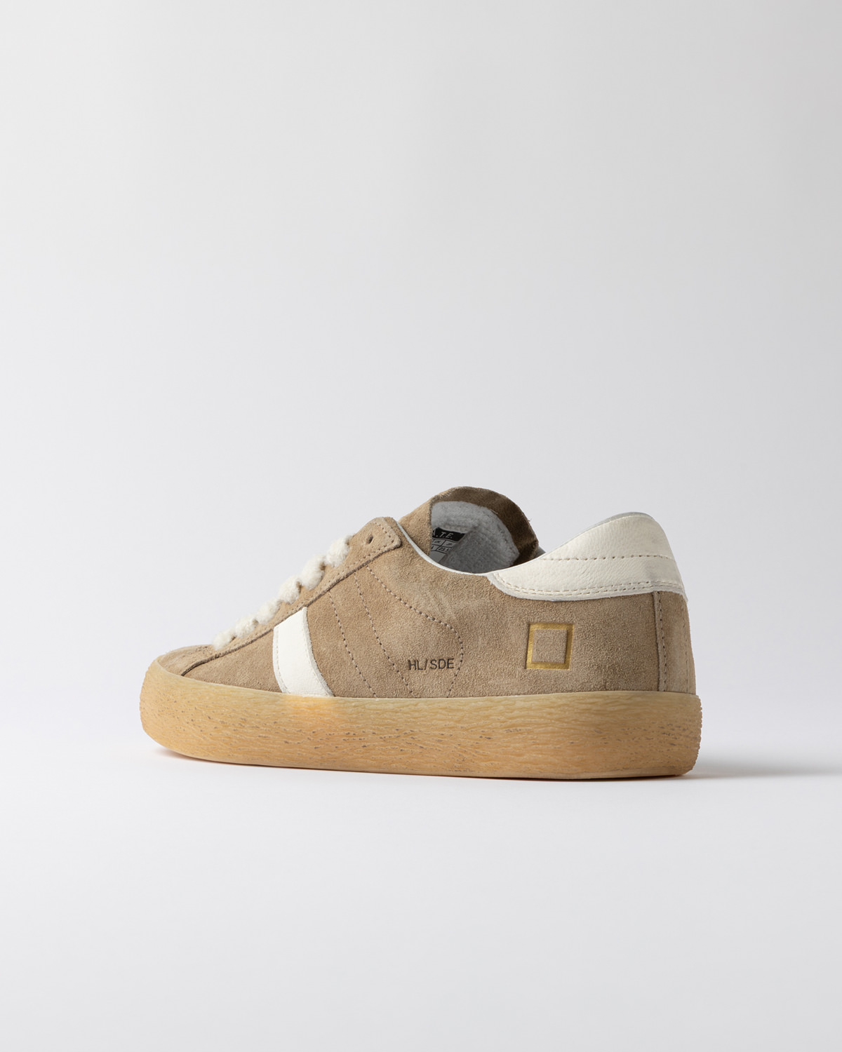 D.A.T.E.: HILL LOW SUEDE CAMEL