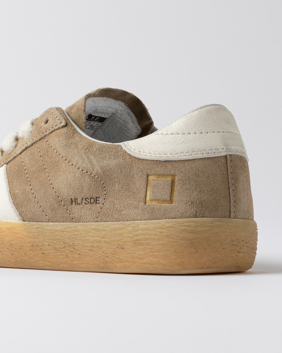 D.A.T.E.: HILL LOW SUEDE CAMEL