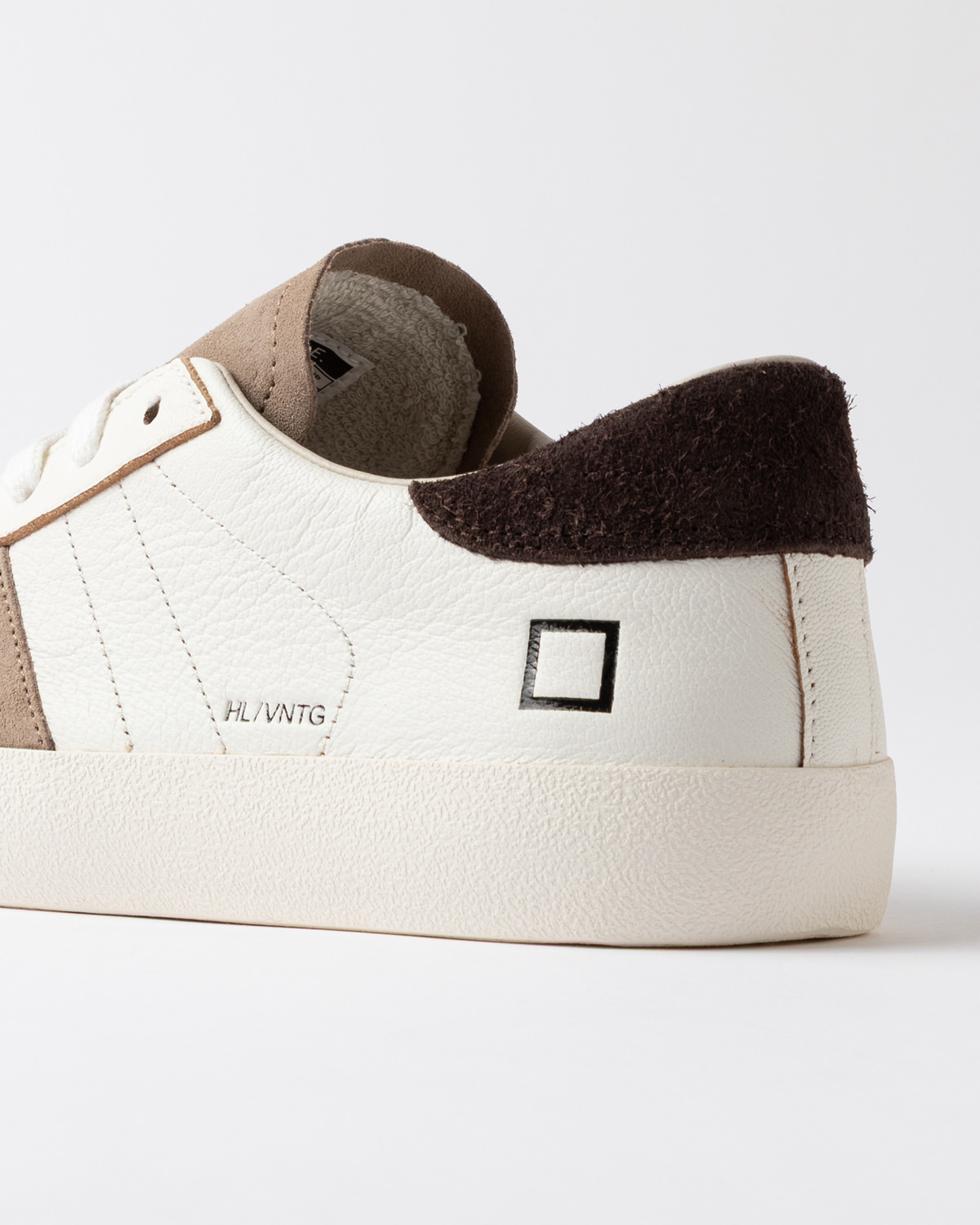 D.A.T.E.: HILL LOW VINTAGE WHITE-BROWN
