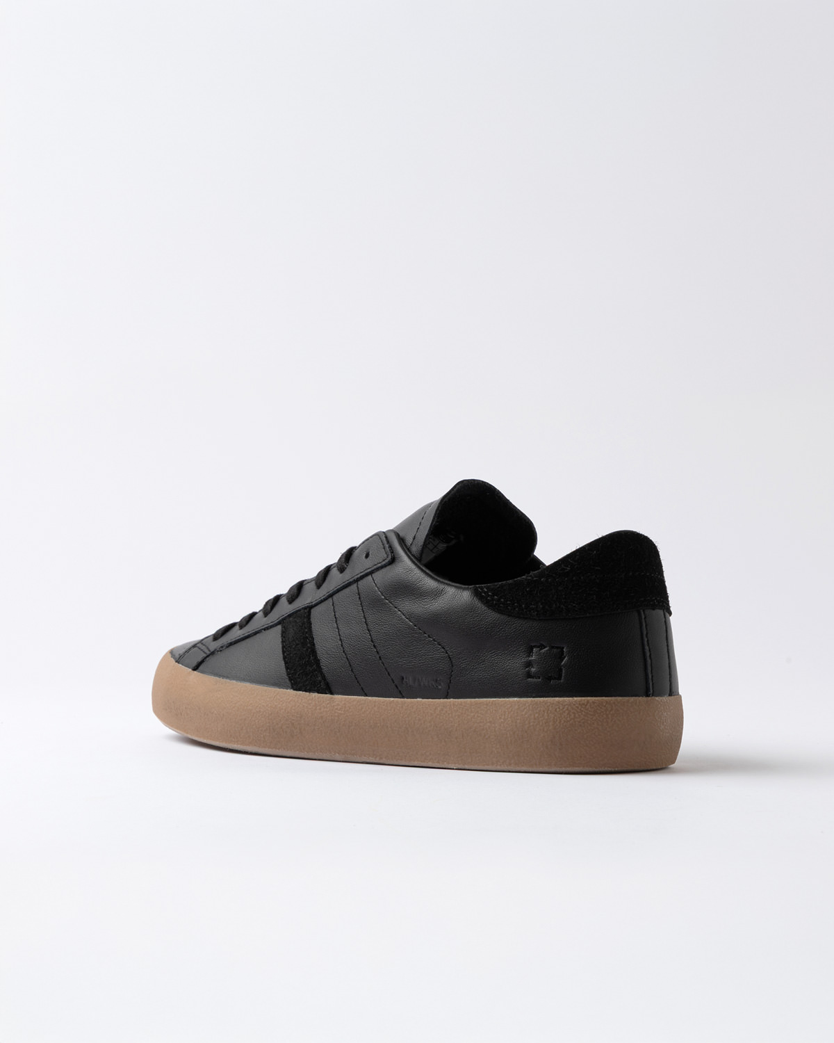 D.A.T.E.: HILL LOW WORKSHOP BLACK-GUM