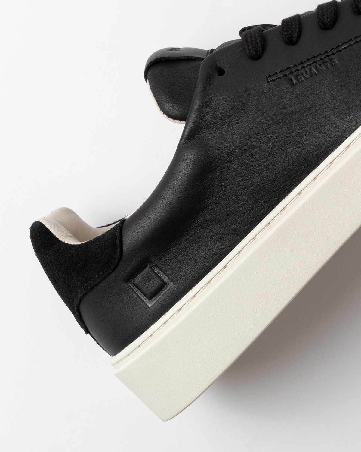 D.A.T.E.: LEVANTE CALF BLACK
