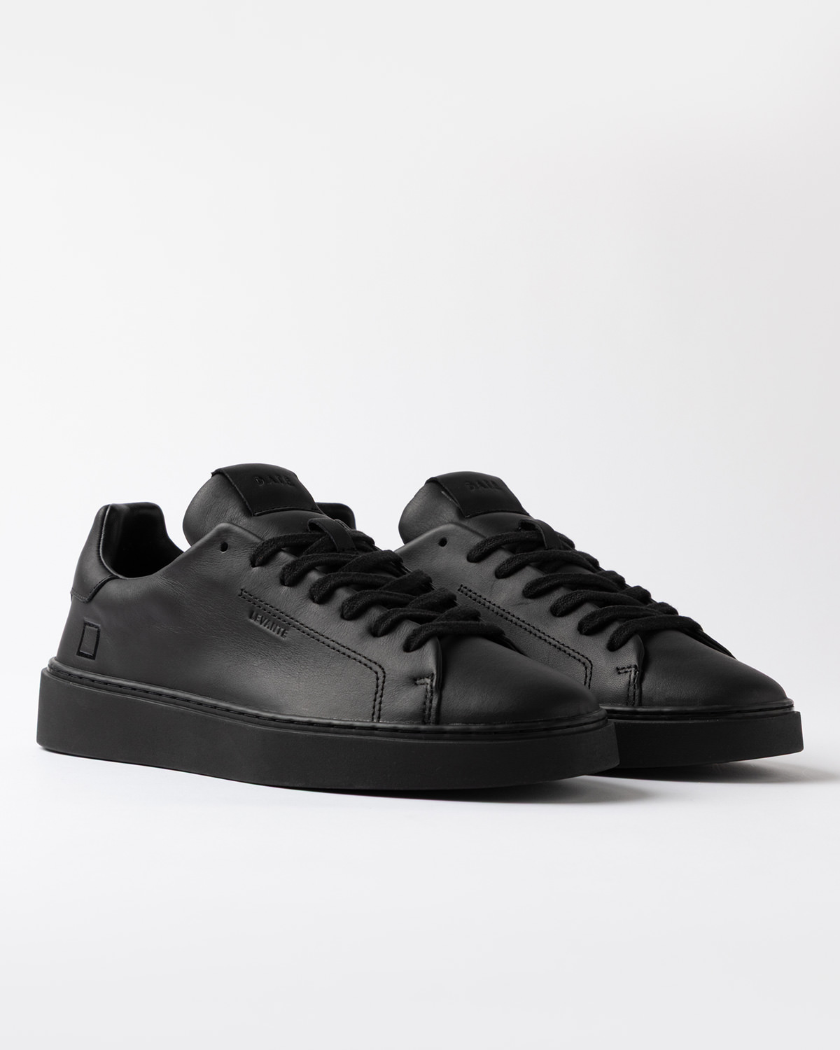 D.A.T.E.: LEVANTE MONO BLACK