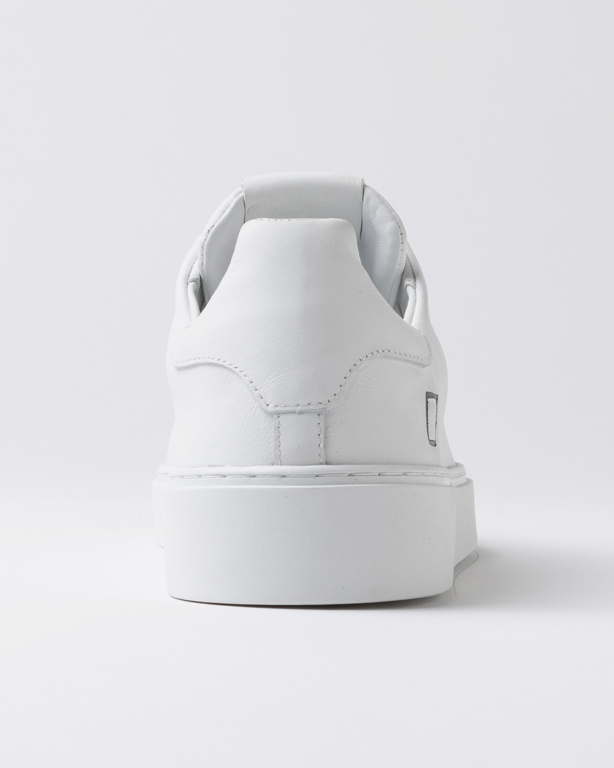D.A.T.E.: LEVANTE MONO WHITE