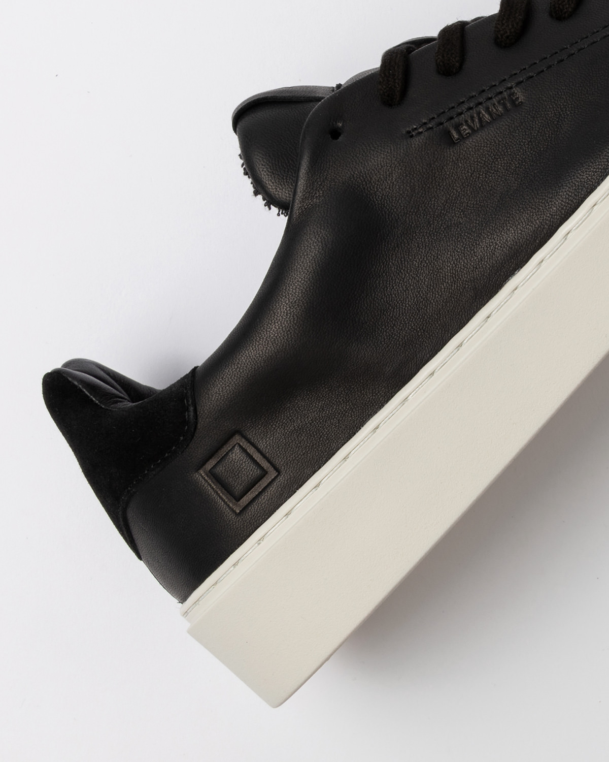D.A.T.E.: LEVANTE SOFT BLACK