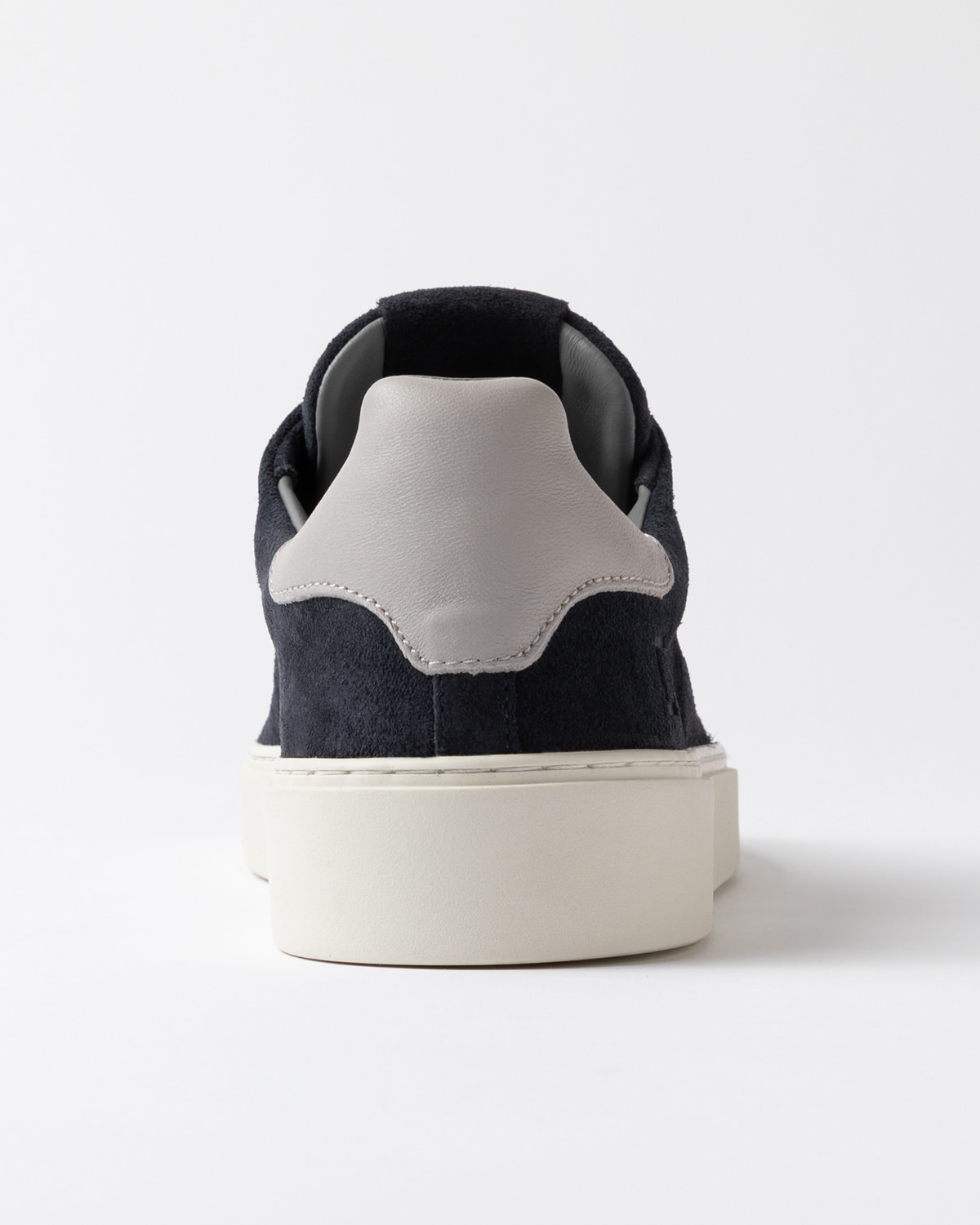D.A.T.E.: LEVANTE SUEDE BLUE