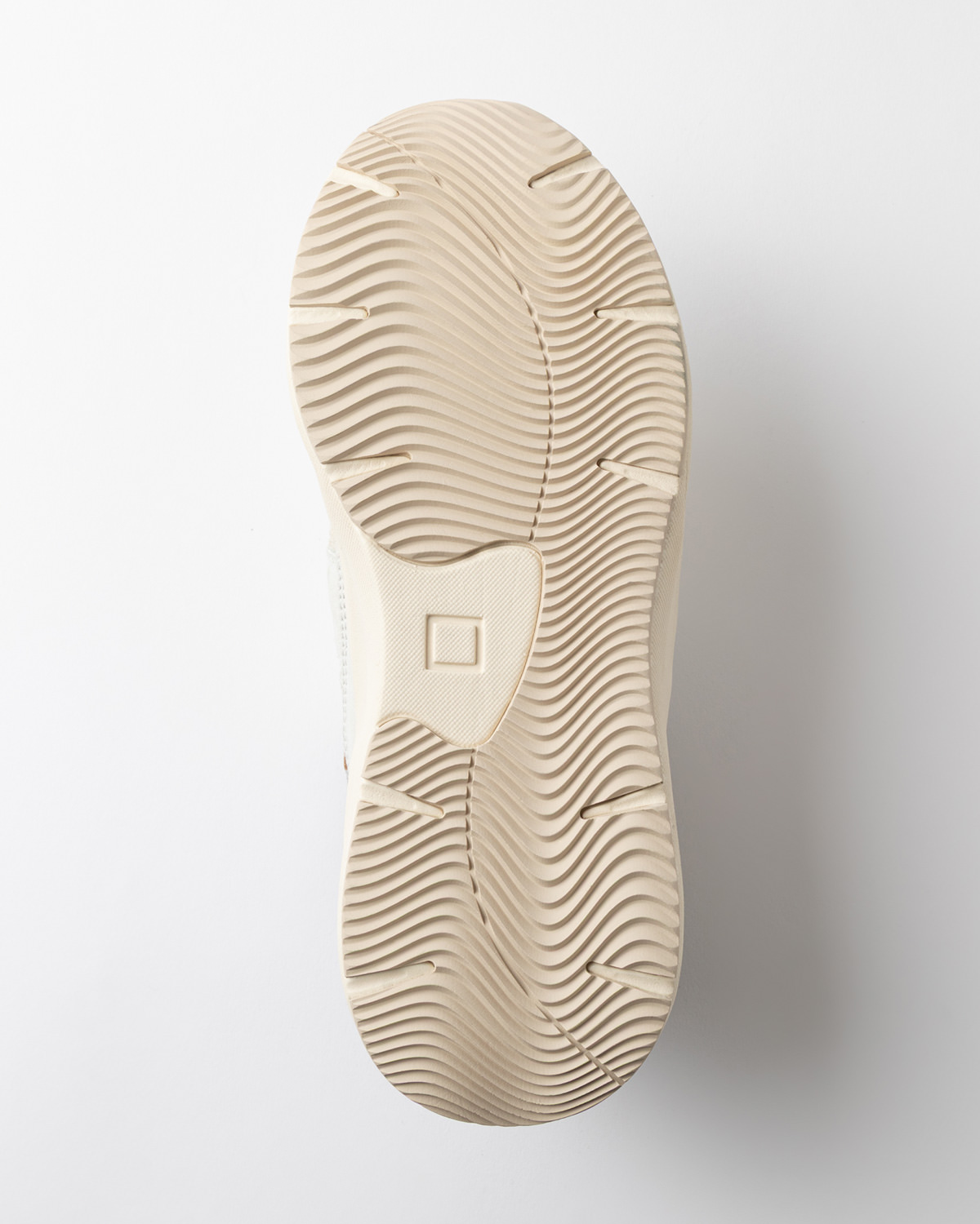 D.A.T.E.: MUSA CLASSIC WHITE
