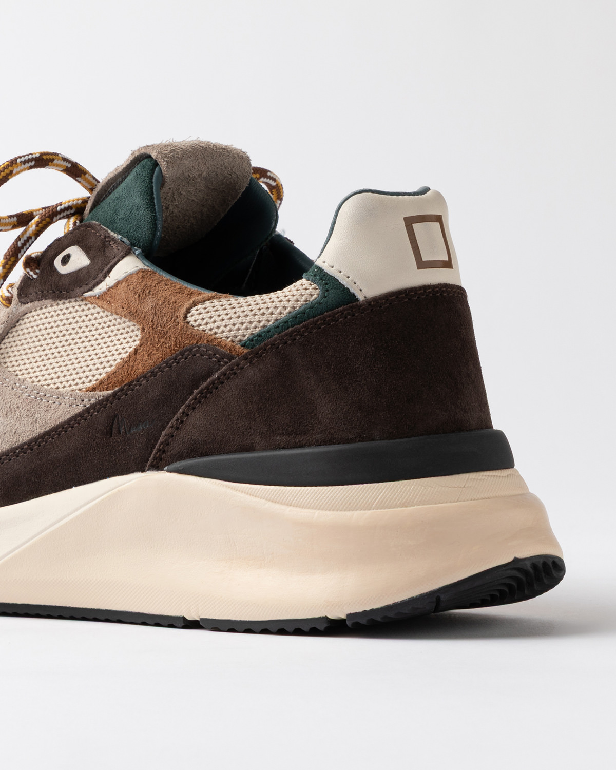 D.A.T.E.: MUSA COLORED TAUPE