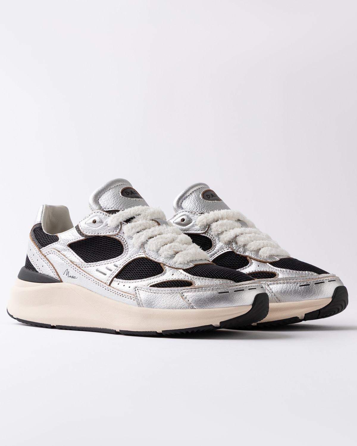 D.A.T.E.: MUSA LAMINATED BLACK
