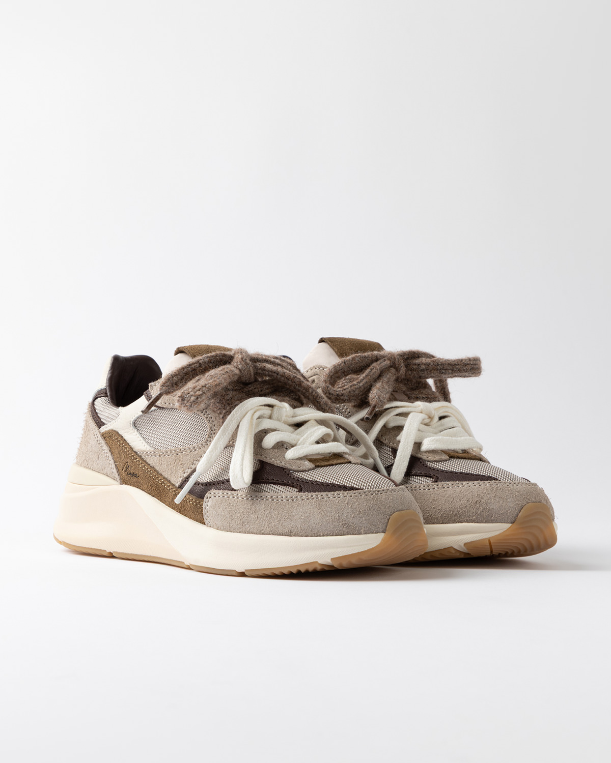 D.A.T.E.: MUSA MONO TAUPE