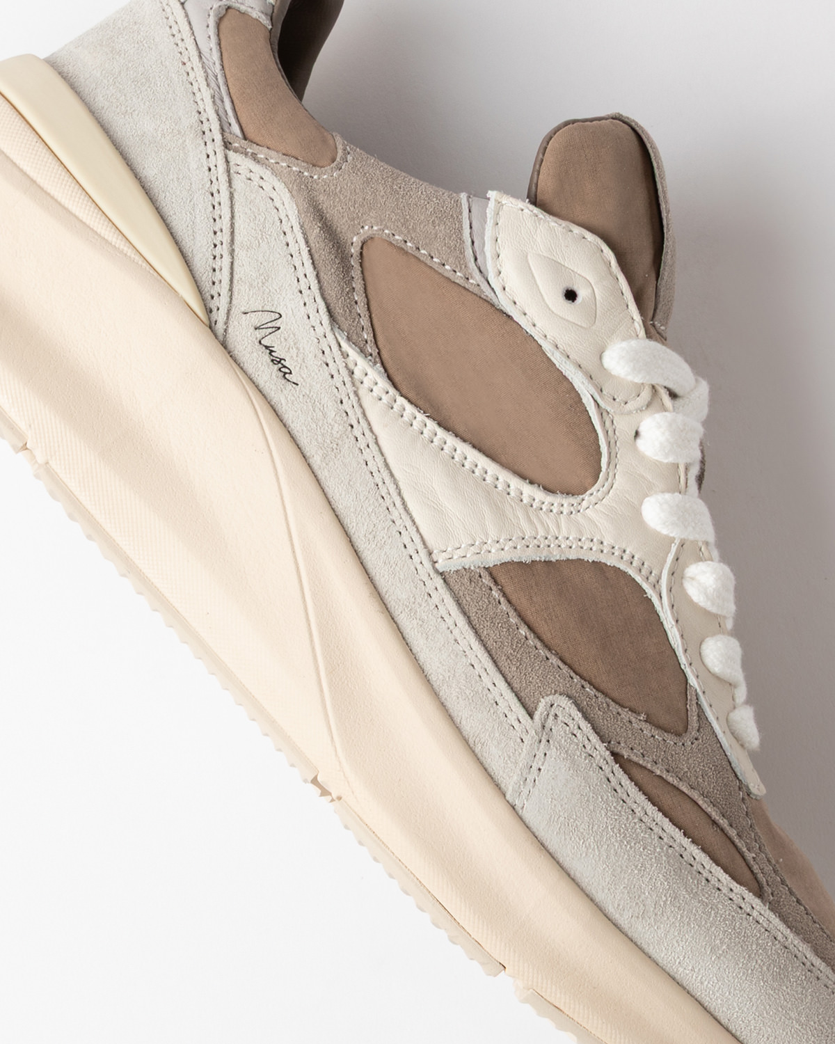 D.A.T.E.: MUSA NYLON BEIGE