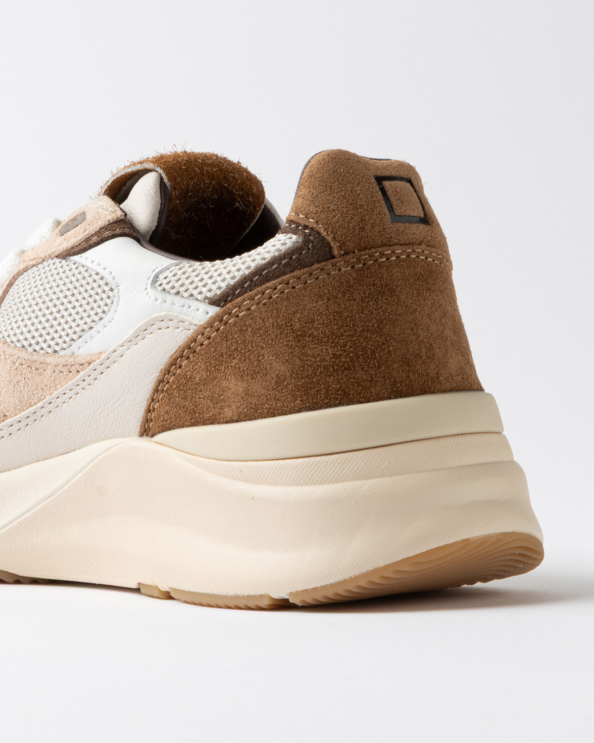 D.A.T.E.: MUSA POP BEIGE