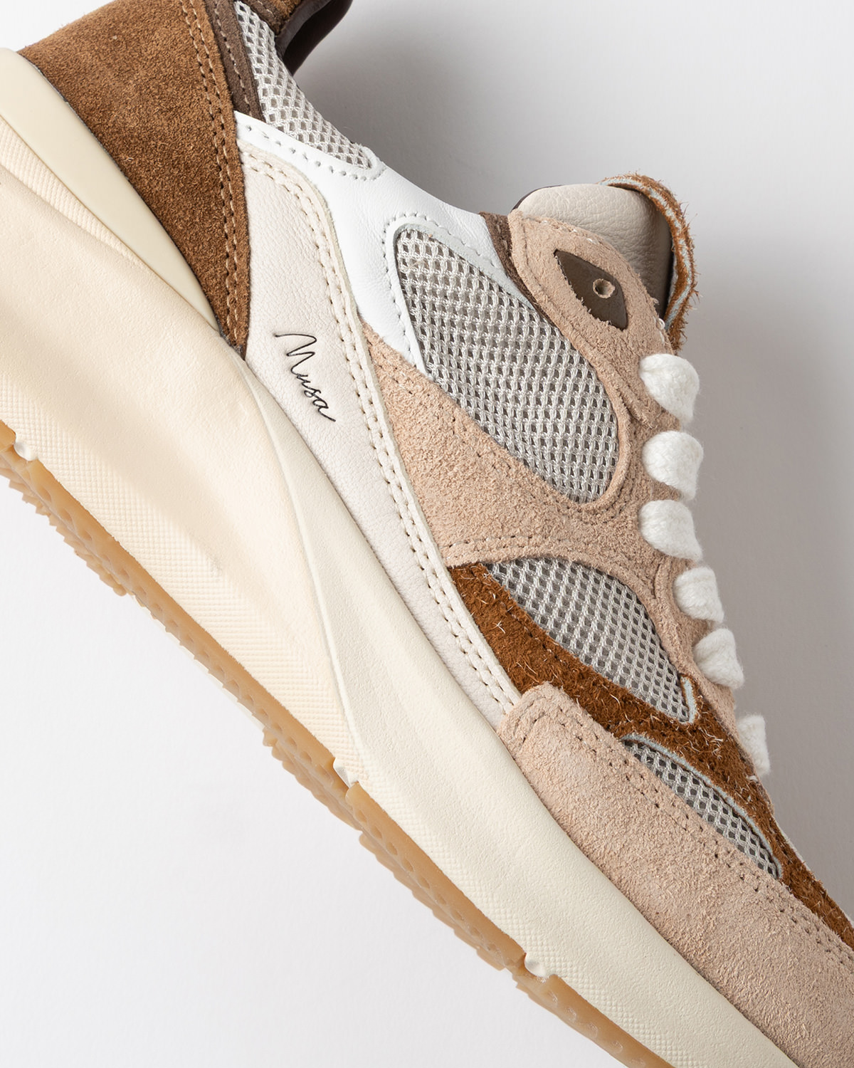 D.A.T.E.: MUSA POP BEIGE