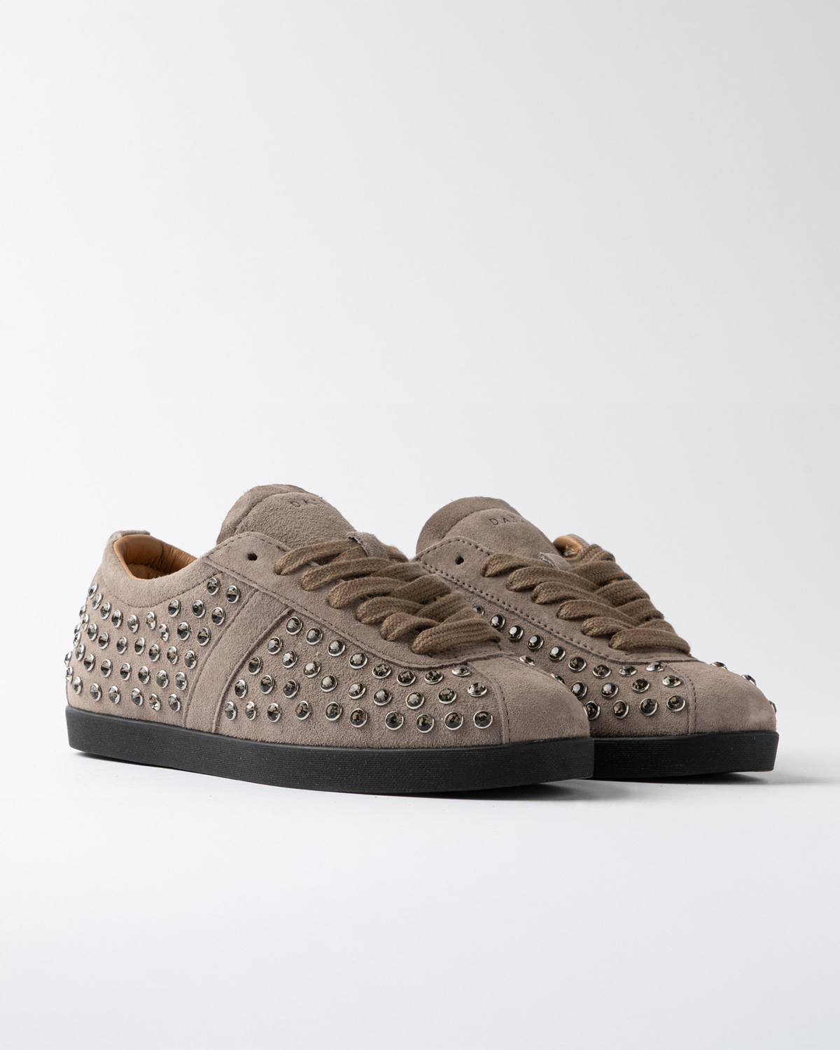 D.A.T.E.: PRIMA STRASS TAUPE