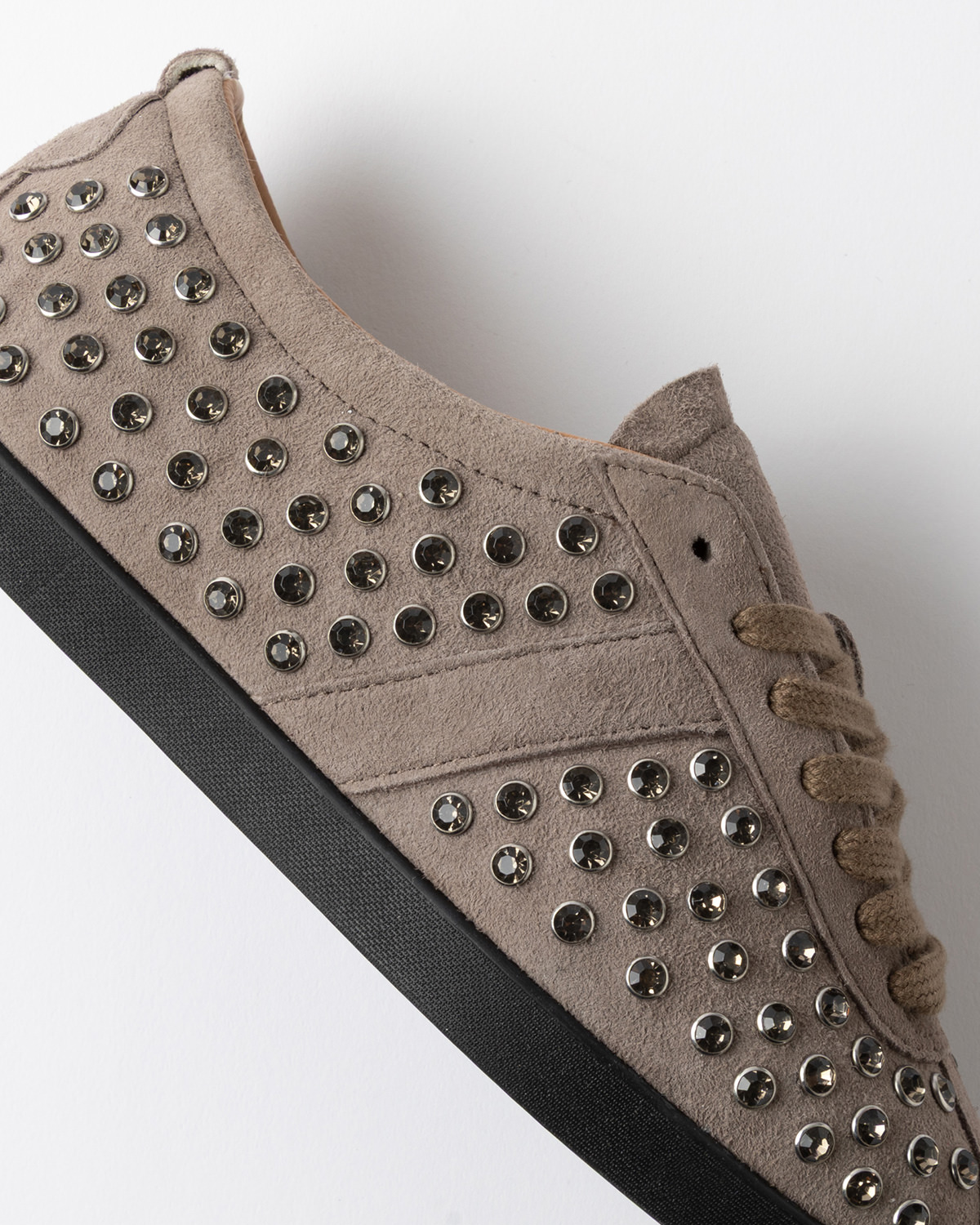 D.A.T.E.: PRIMA STRASS TAUPE