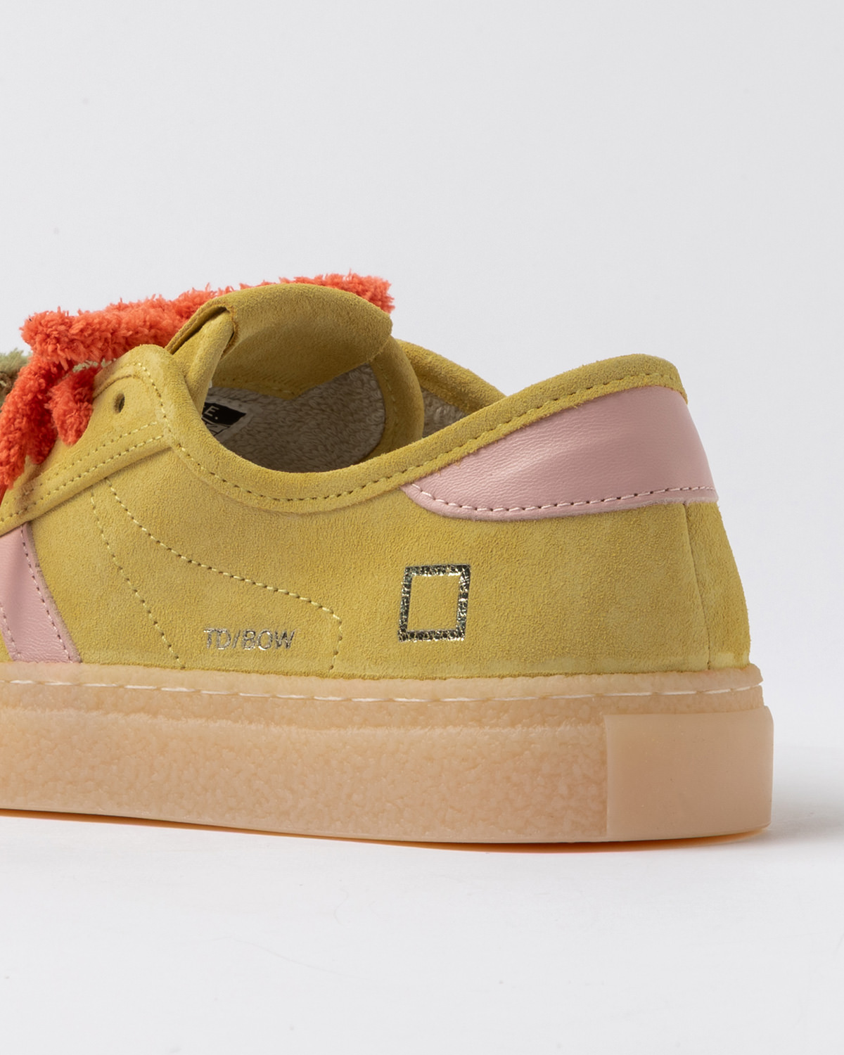D.A.T.E.: TENDER BOW YELLOW