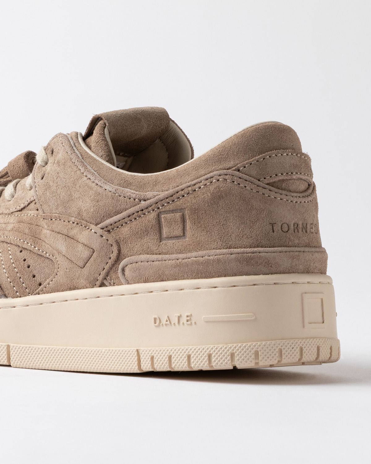 D.A.T.E.: TORNEO SUEDE TAUPE
